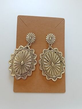 Fashion Jewelry Gold Floral Medallion Drop Earrings - Women Jewelry